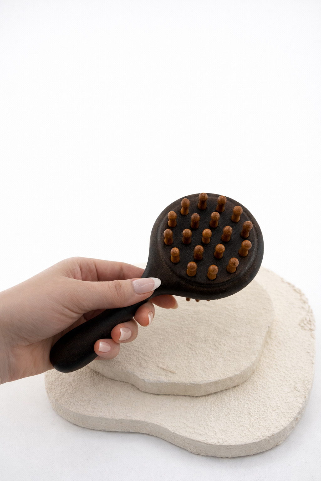 2-in-1 Haarbürste mit Kopfhautmassagebürste aus Sandelholz